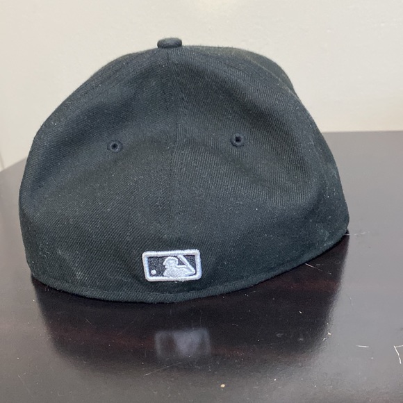 Selling a New Era hat, very drip, baseball team - Picture 2 of 3